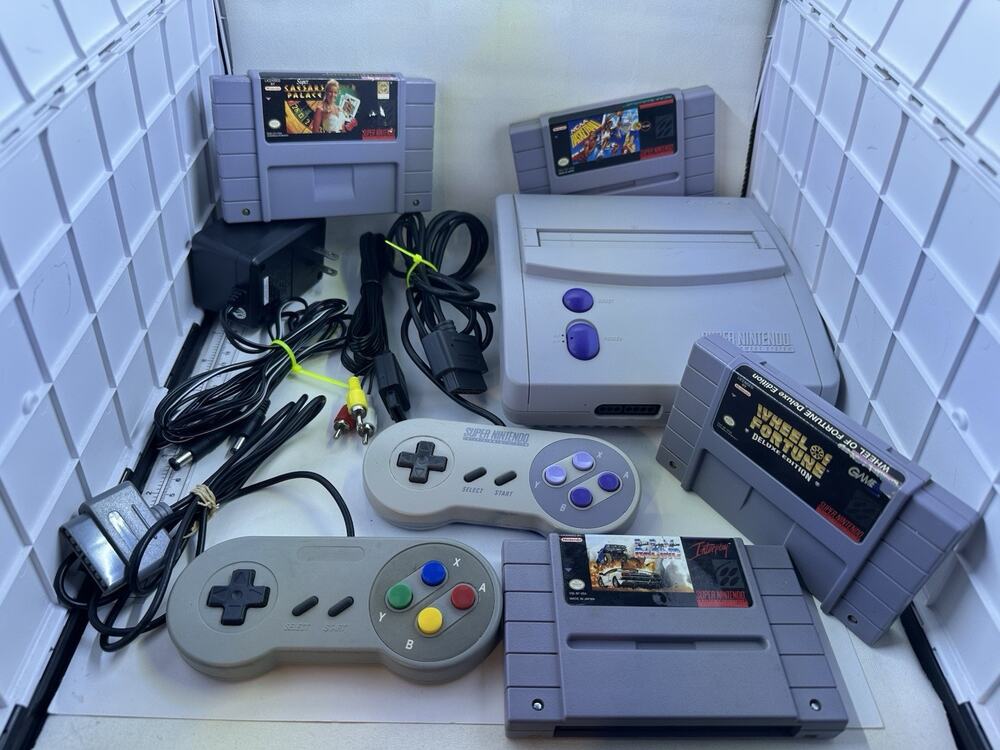 Super Nintendo SNES JR Console SNS-101 Bundle Controllers Tested 4 Games Retro